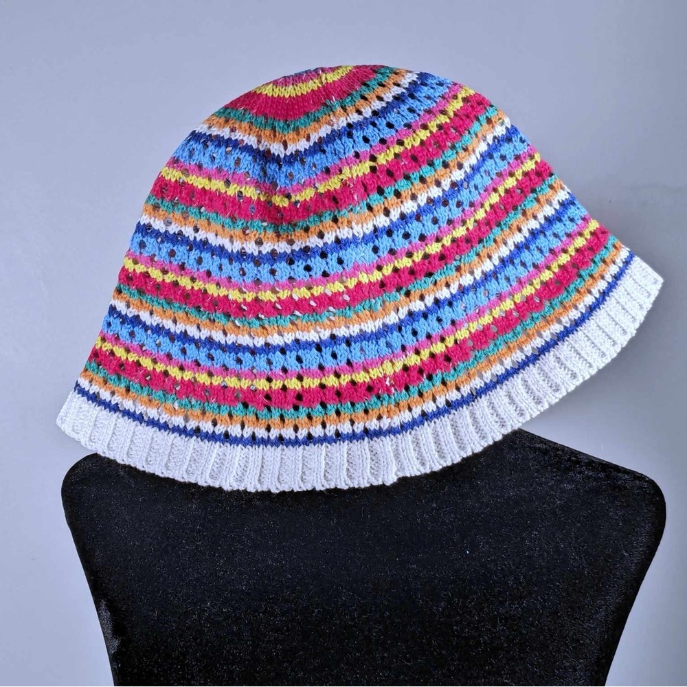 NWT  GAP  Stripe Bucket Hat
